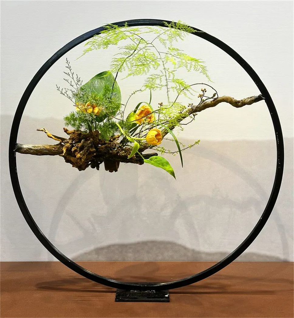 【采薇專欄】傳統(tǒng)插花要破圈兒?17個(gè)流派、名師的200個(gè)作品點(diǎn)亮南京“最美花展” 【采薇專欄】傳統(tǒng)插花要破圈兒?17個(gè)流派、名師的200個(gè)作品點(diǎn)亮南京“最美花展”