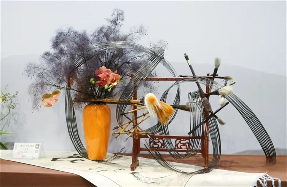 【采薇專欄】傳統(tǒng)插花要破圈兒?17個(gè)流派、名師的200個(gè)作品點(diǎn)亮南京“最美花展” 【采薇專欄】傳統(tǒng)插花要破圈兒?17個(gè)流派、名師的200個(gè)作品點(diǎn)亮南京“最美花展”