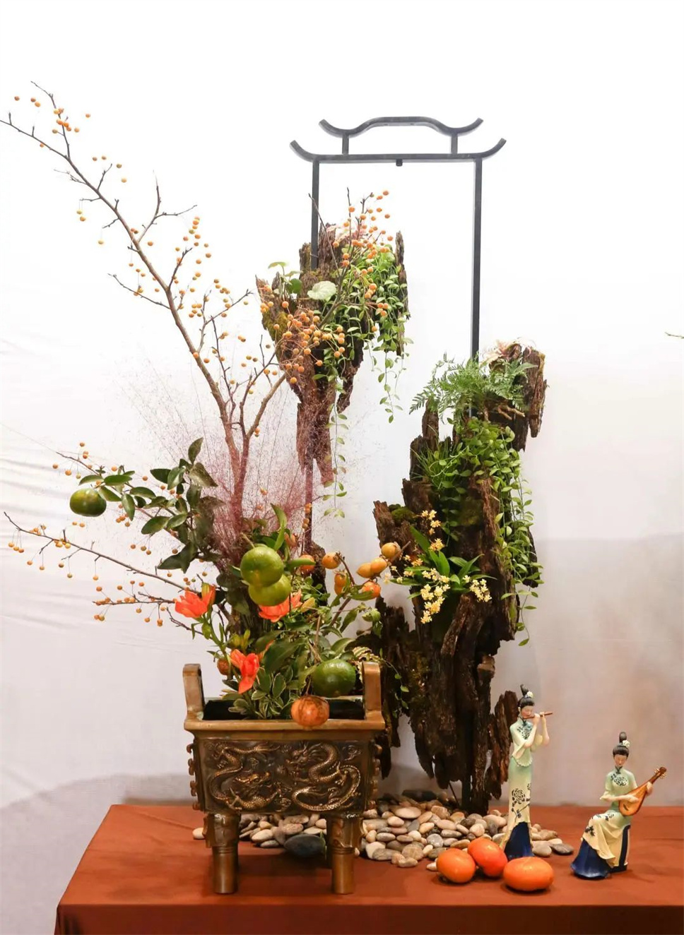 【采薇專欄】傳統(tǒng)插花要破圈兒?17個(gè)流派、名師的200個(gè)作品點(diǎn)亮南京“最美花展” 【采薇專欄】傳統(tǒng)插花要破圈兒?17個(gè)流派、名師的200個(gè)作品點(diǎn)亮南京“最美花展”