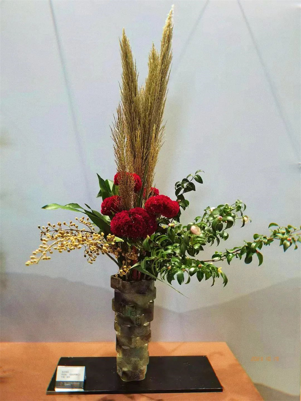 【采薇專欄】傳統(tǒng)插花要破圈兒?17個(gè)流派、名師的200個(gè)作品點(diǎn)亮南京“最美花展” 【采薇專欄】傳統(tǒng)插花要破圈兒?17個(gè)流派、名師的200個(gè)作品點(diǎn)亮南京“最美花展”